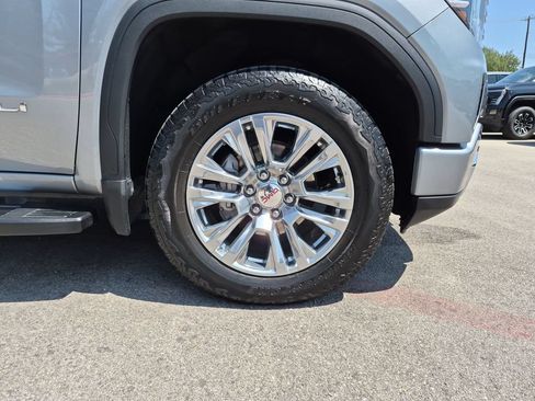 Used 2025 GMC Sierra 1500 Denali AWD/4WD image 18