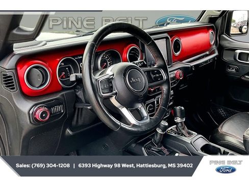 Used 2018 Jeep Wrangler Unlimited Rubicon AWD/4WD image 12