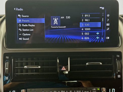 Certified 2022 Lexus GX 460 Premium w/ Premium Plus Package AWD/4WD image 15