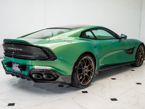 Used 2025 Aston Martin Vanquish Coupe image 41