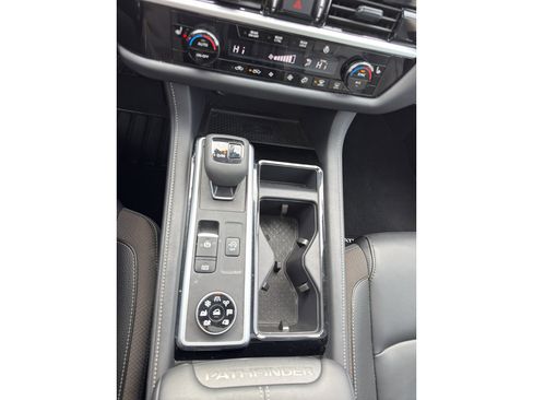 Certified 2025 Nissan Pathfinder SL w/ SL Premium Package image 22