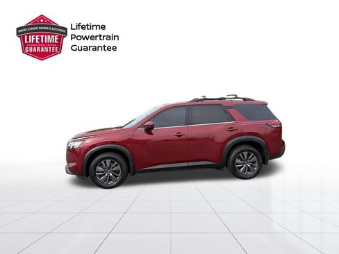 Used 2022 Nissan Pathfinder SV FWD image 2