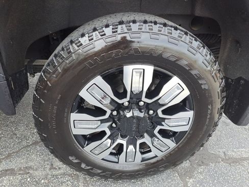 Used 2024 GMC Sierra 2500 Denali w/ Technology Package AWD/4WD image 21