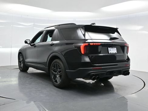 Used 2025 Ford Explorer ST AWD/4WD image 5