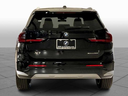 Used 2025 BMW X1 xDrive28i w/ Technology Package image 4