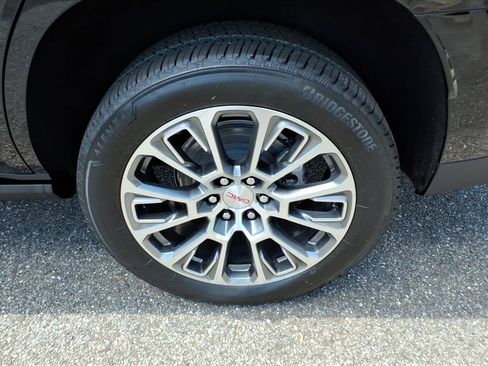 New 2026 GMC Yukon Denali w/ Denali Reserve Package AWD/4WD image 8