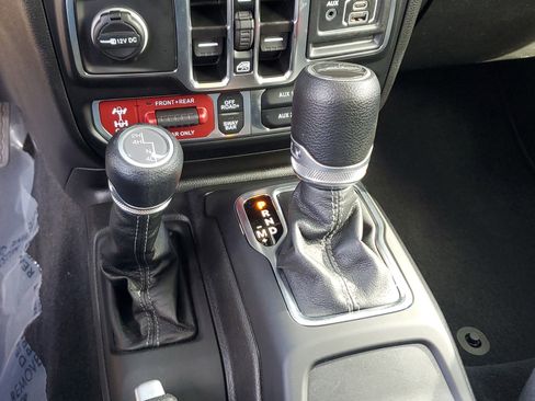 Used 2025 Jeep Gladiator Rubicon w/ Convenience Group image 24