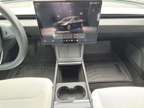 Used 2024 Tesla Model 3 Standard Range RWD image 8