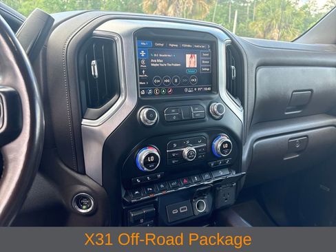 Used 2021 GMC Sierra 1500 SLT w/ SLT Premium Plus Package AWD/4WD image 19