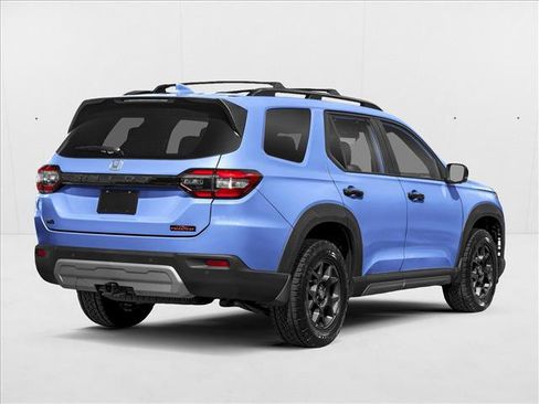 New 2025 Honda Pilot TrailSport image 2
