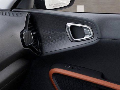 Used 2025 Kia Soul EX FWD image 25