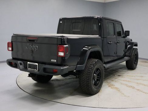 Used 2021 Jeep Gladiator Overland AWD/4WD image 12