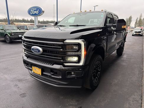 Used 2025 Ford F350 Platinum image 3