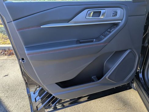 New 2026 Ford Explorer ST-Line w/ ST-Line Street Pack image 10