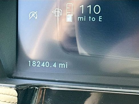Used 2024 Lincoln Corsair FWD w/ Equipment Group 101A image 12