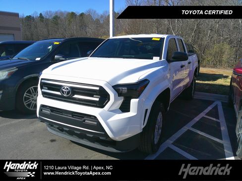 Used 2024 Toyota Tacoma SR image 1