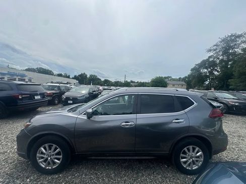 Used 2018 Nissan Rogue SV w/ Premium Package AWD/4WD image 4