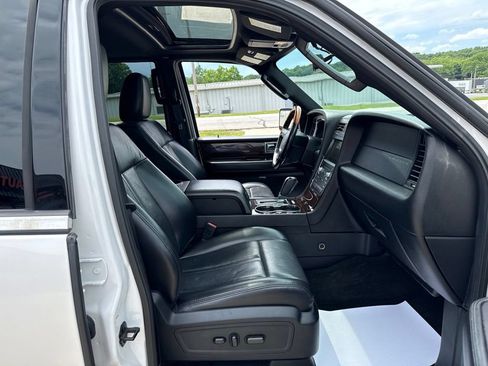 Used 2017 Lincoln Navigator Select AWD/4WD image 44