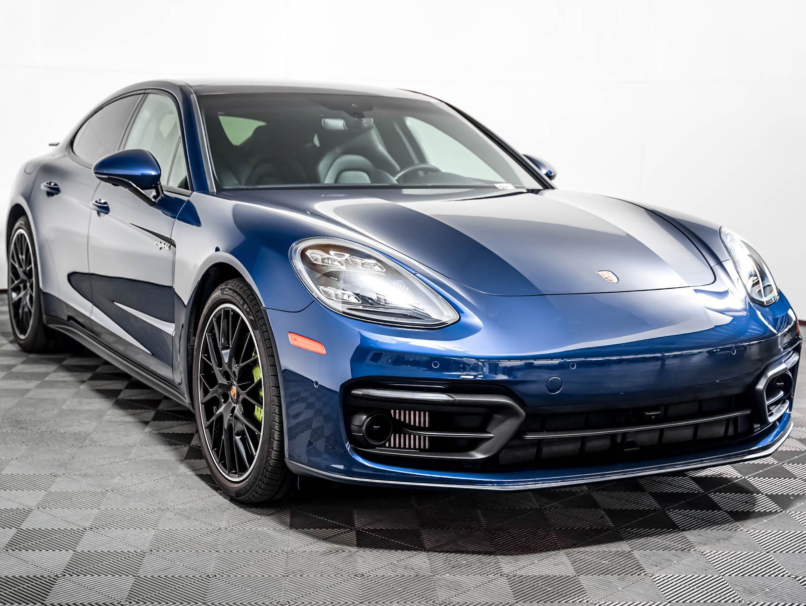 Certified 2023 Porsche Panamera 4 AWD/4WD image 8