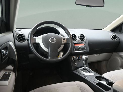 Used 2013 Nissan Rogue S FWD image 32