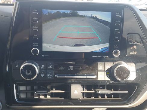 Used 2021 Toyota Highlander XLE image 31