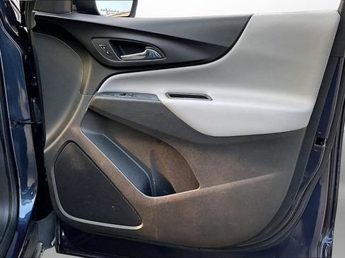 Used 2019 Chevrolet Equinox LS w/ LS Convenience Package AWD/4WD image 24