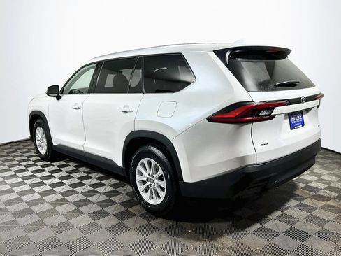 Certified 2024 Toyota Grand Highlander AWD image 5