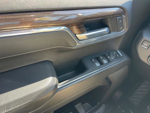 Used 2022 Chevrolet Silverado 1500 LT Trail Boss w/ LPO, Dark Essentials Package image 18