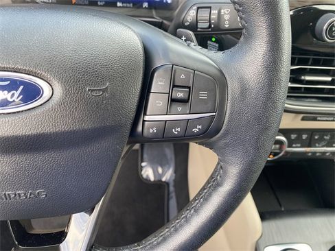 Used 2020 Ford Escape Titanium image 42