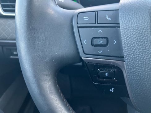 Used 2025 Toyota Camry XLE FWD image 18