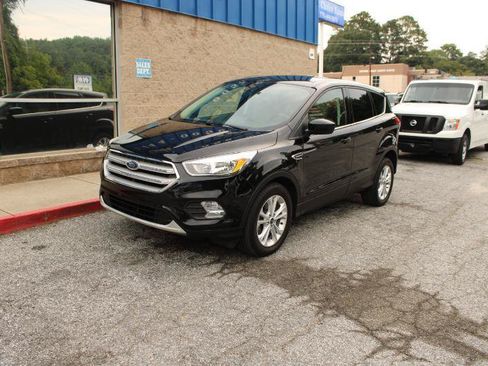 Used 2019 Ford Escape SE FWD image 3