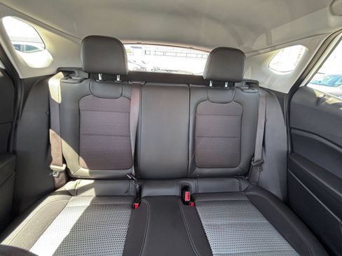 Used 2025 Chevrolet Trax LT w/ LT Convenience Package FWD image 37