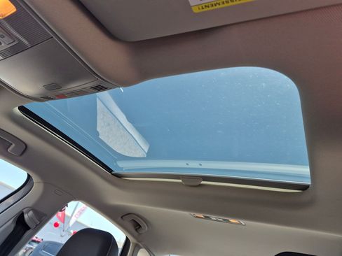 Used 2024 Volkswagen Jetta SE w/ Panoramic Sunroof Package FWD image 19