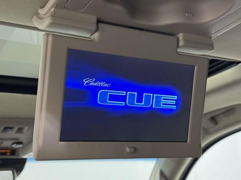 Used 2018 Cadillac Escalade Premium Luxury AWD/4WD image 28