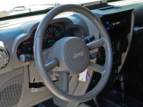 Used 2009 Jeep Wrangler Unlimited X AWD/4WD image 16