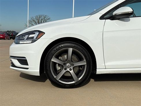 Used 2020 Volkswagen Golf 4-Door image 5