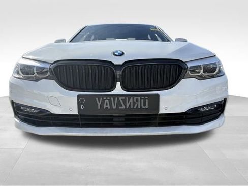 Used 2018 BMW 540i xDrive image 2
