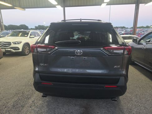 Used 2022 Toyota RAV4 XLE FWD image 7