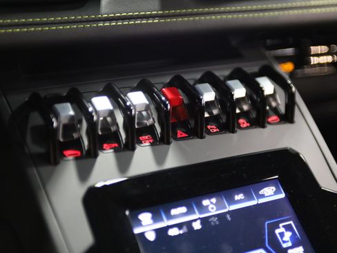 Used 2021 Lamborghini Huracan EVO AWD/4WD image 26