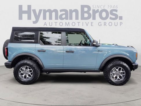 Used 2022 Ford Bronco Badlands image 2