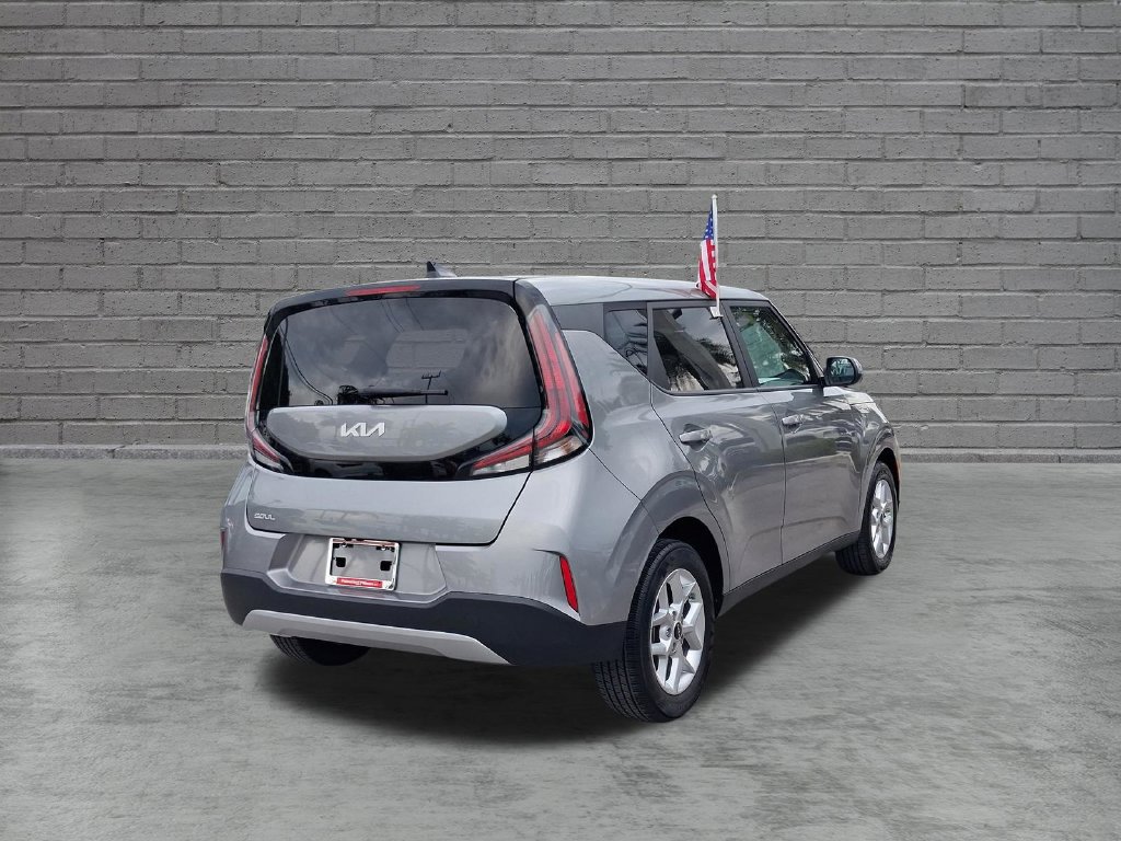 Used 2024 Kia Soul LX w/ Option Group 015 FWD image 10