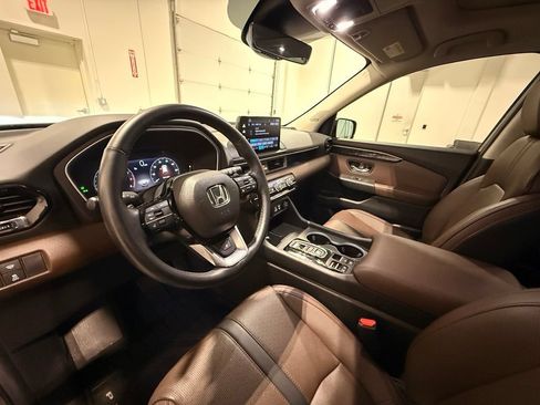 Used 2025 Honda Pilot Elite image 17