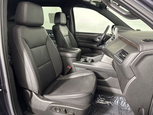 Used 2022 Chevrolet Suburban LT AWD/4WD image 12