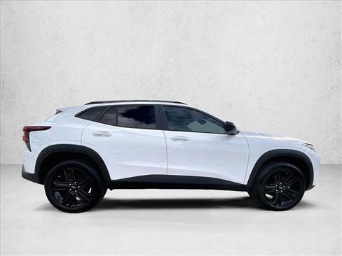 Certified 2025 Chevrolet Trax ACTIV w/ Sunroof Package image 5