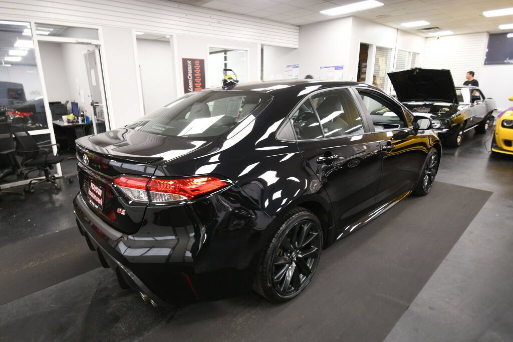 Used 2023 Toyota Corolla SE w/ Carpet Mat Package (TMS) FWD image 7