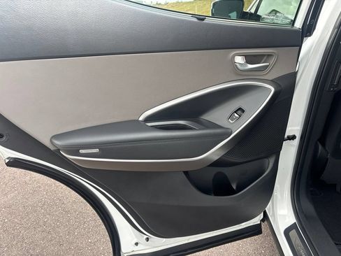 Used 2017 Hyundai Santa Fe Sport FWD image 13