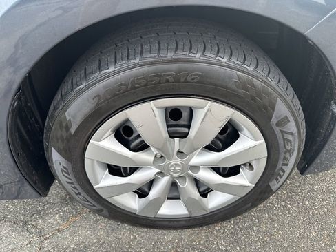 Used 2015 Toyota Corolla L image 12