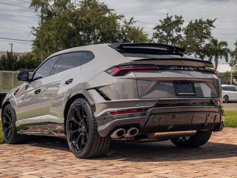 Used 2024 Lamborghini Urus Performante AWD/4WD image 4