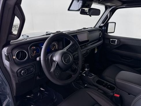 New 2025 Jeep Gladiator Sport image 9