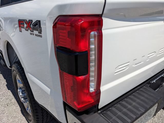 Used 2023 Ford F250 Lariat w/ Lariat Ultimate Package AWD/4WD image 11